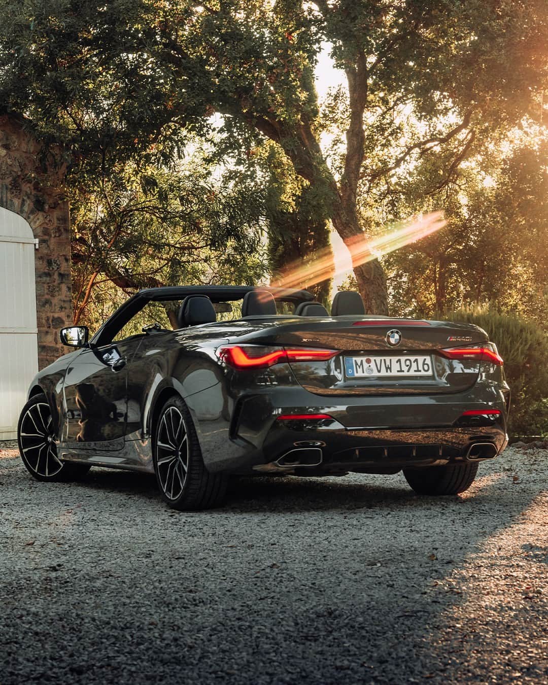 BMWさんのインスタグラム写真 - (BMWInstagram)「A summer serenade - see you soon.  #BMWRepost @julescapdeville  The BMW 4 Series Convertible.  #THE4 #4Series #Convertible #BMW  __ BMW M440i xDrive Convertible: Combined fuel consumption: 8.4–7.8 l/100 km. Combined CO2 emissions: 192–177 g/km. All data according to WLTP. Further info: www.bmw.com/disclaimer」7月19日 14時01分 - bmw