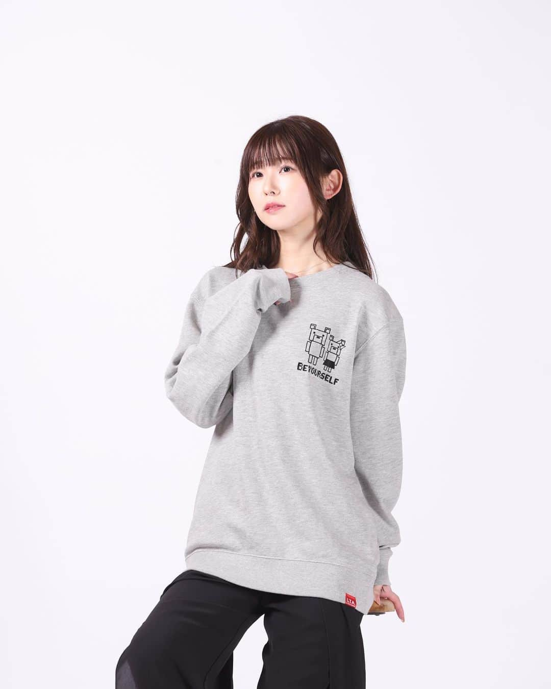 熊沢世莉奈のインスタグラム：「⁡ 熊沢世莉奈×LIVERTINE AGE コラボ商品 ⁡ トレーナー:GLAY ⁡」