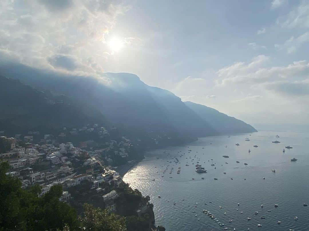 カミール・グラマーのインスタグラム：「Mysterious early morning in Positano. It’s been super hot here but there’s a nice breeze off the water. View from The Hotel Le Agavi @leagavihotel」