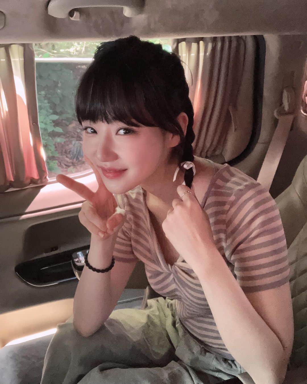 イム・ジヒョンのインスタグラム：「오늘은 리본을 달아주셨다💗」