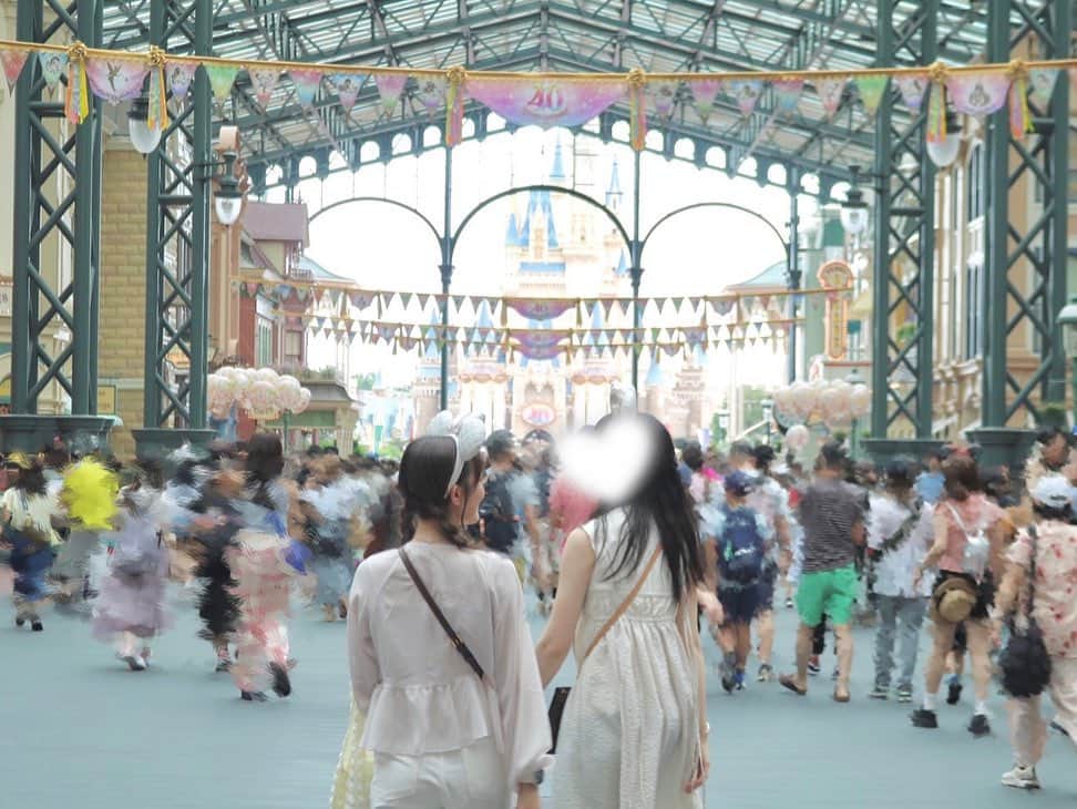 森高愛さんのインスタグラム写真 - (森高愛Instagram)「友達カメラマンはいつも素敵な写真撮ってくれる✌︎  #ディズニー #ディズニーフォト」7月19日 15時50分 - ai_moritaka_official