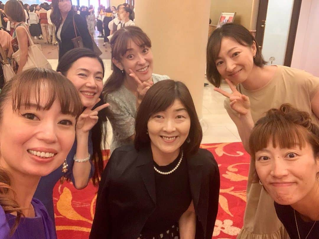 白羽ゆりさんのインスタグラム写真 - (白羽ゆりInstagram)「色んな人に会えた😍  演出家の植田景子先生！ 北斗の拳も観て下さったそうで嬉しいなぁ🥰  椎名葵は音楽学校時代よく話す同期でした！  84期は個性的でエネルギッシュな人が多いです。」7月19日 16時07分 - yurishirahane