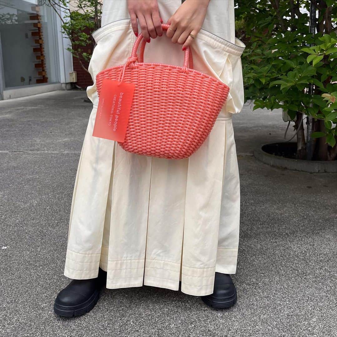 【ANN DE ARKさんのインスタグラム写真 - (【ANN DE ARKInstagram)「⁡ 【styling】 ⁡ hat:KIJIMA TAKAYUKI tops: OVERNEATH inner: OVERNEATH dress:JUNMIKAMI bag: beautiful people shoes: GANNI ⁡ ⁡ 詳しくはオフィシャルサイト【ARKnets】にて。 ■商品や通信販売に関しまして ご不明な点がございましたらお気軽にお問い合わせください。 ----------------------------------- オフィシャルサイトの在庫と店頭在庫は共有しております。 商品に関しましては、お気軽にコメントや店舗までお問い合わせください。 ⬇︎⬇︎⬇︎ @ann_de_ark  @arknets_official ⁡ #fashion #栃木 #宇都宮 #ショップ #セレクトショップ　#arknets #anndeark #entwurfein #overneath #junmikami #beautifulpeople #ganni  ⁡ -----------------------------------」7月19日 16時49分 - ann_de_ark