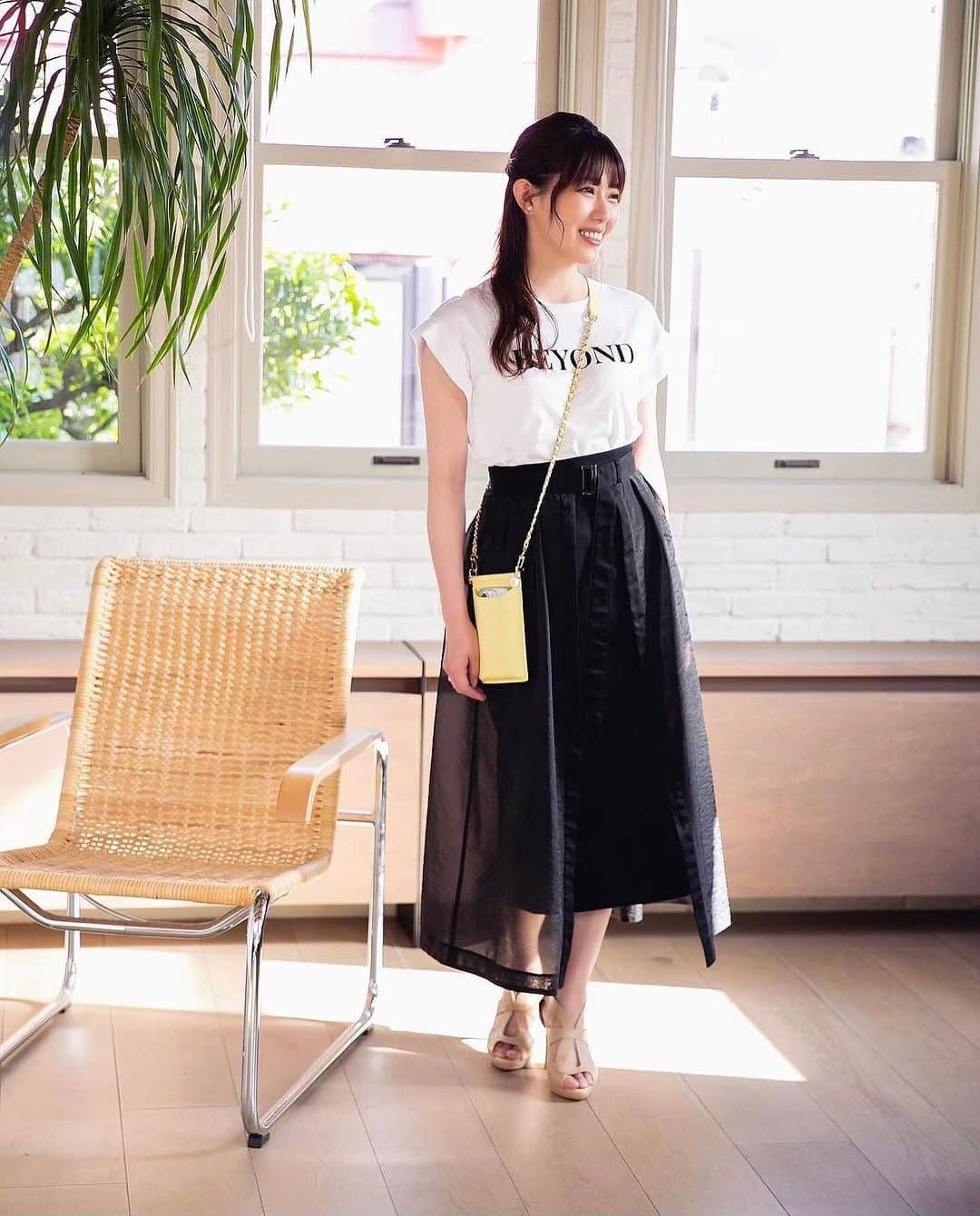 藤井舞のインスタグラム：「モデル難しいけど楽しかった☺️  @pinkyanddianne_official  @pinkyanddianne.snap  #pinkydianne  #レディースファッション  #アナウンサー  #モデル  #pinkyanddianne  #女性経営者  #BARオーナー  #赤坂BAR  #会員制BAR」