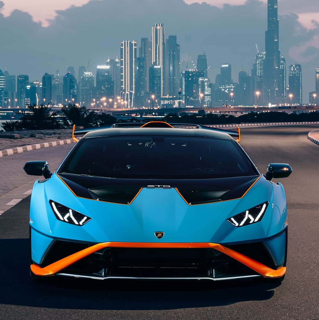 ランボルギーニのインスタグラム：「Start the engine. Every day is a new race with Huracán STO.  #Lamborghini #HuracanSTO #BasedOnATrueStory __ Huracán STO: fuel consumption combined 13.9 l/100km; CO2-emissions combined 331 g/km (WLTP EU27)」
