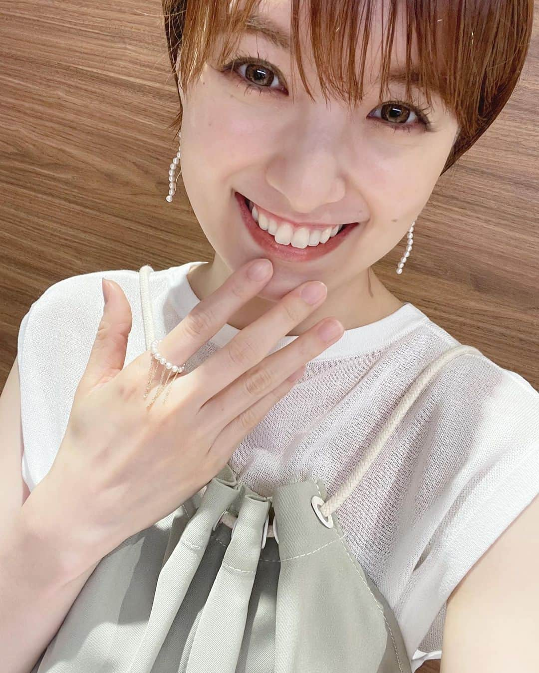 南明奈さんのインスタグラム写真 - (南明奈Instagram)「最近の衣装✨  写真1・2枚目 ワンピース、シャツ @resyuryu_official イヤーカフ @kumpel_by_p  写真3・4枚目 トップス @amerivintage パンツ @lois_crayon_official サンダル @dianashoespress ピアス、リング @faveur.jewelry  写真5・6枚目 セットアップ @creolme_official @rosebud_official_ サンダル @dianashoespress ピアス @masaejewelry  写真7・8枚目 ワンピース @hdxuly ピアス @do_la.official 靴 @randa_pic  写真9・10枚目 @トップス、ワンピース @anogh_official ピアス @ari._j 靴　 @randa_pic」7月19日 17時02分 - akinaminami