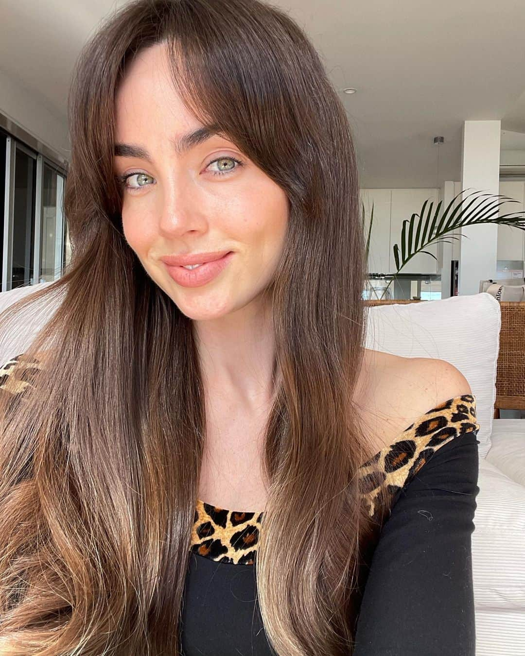 ELOUISE MORRISのインスタグラム：「Good hair day ☺️✨」