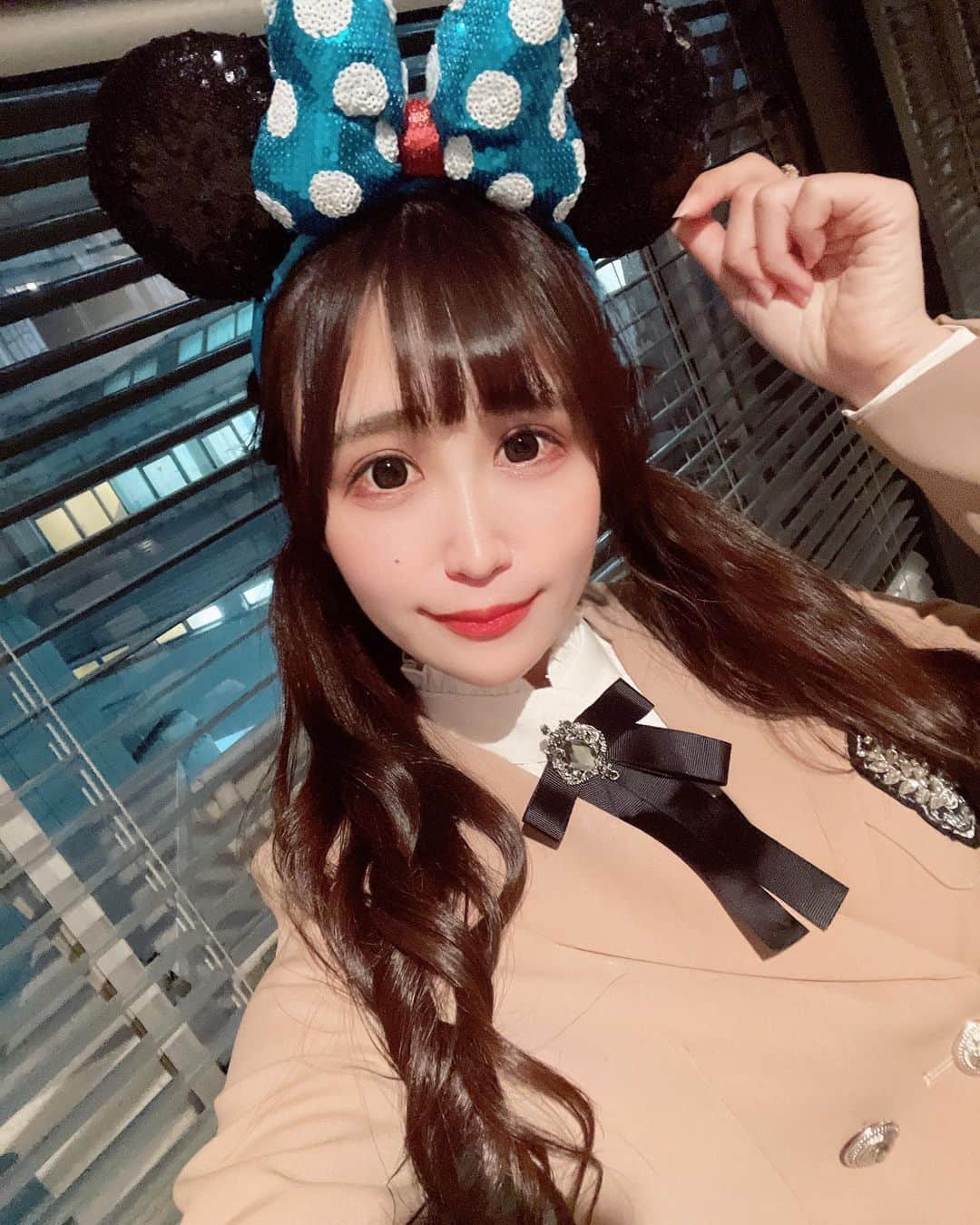 丸瀬こはるのインスタグラム：「制服デートしない？  .  #1日1ここちゃ #丸瀬こはる  #きとアイ #アイドル #地下アイドル #japaneseidol #アイドル #地下アイドル好きな人と繋がりたい #地下アイドル始めました #推し探し #推して下さい #ヘアアレンジ #被写体 #撮影会 #港区女子 #港区 #制服 #制服ディズニー #ディズニーコーデ #ツインテール」