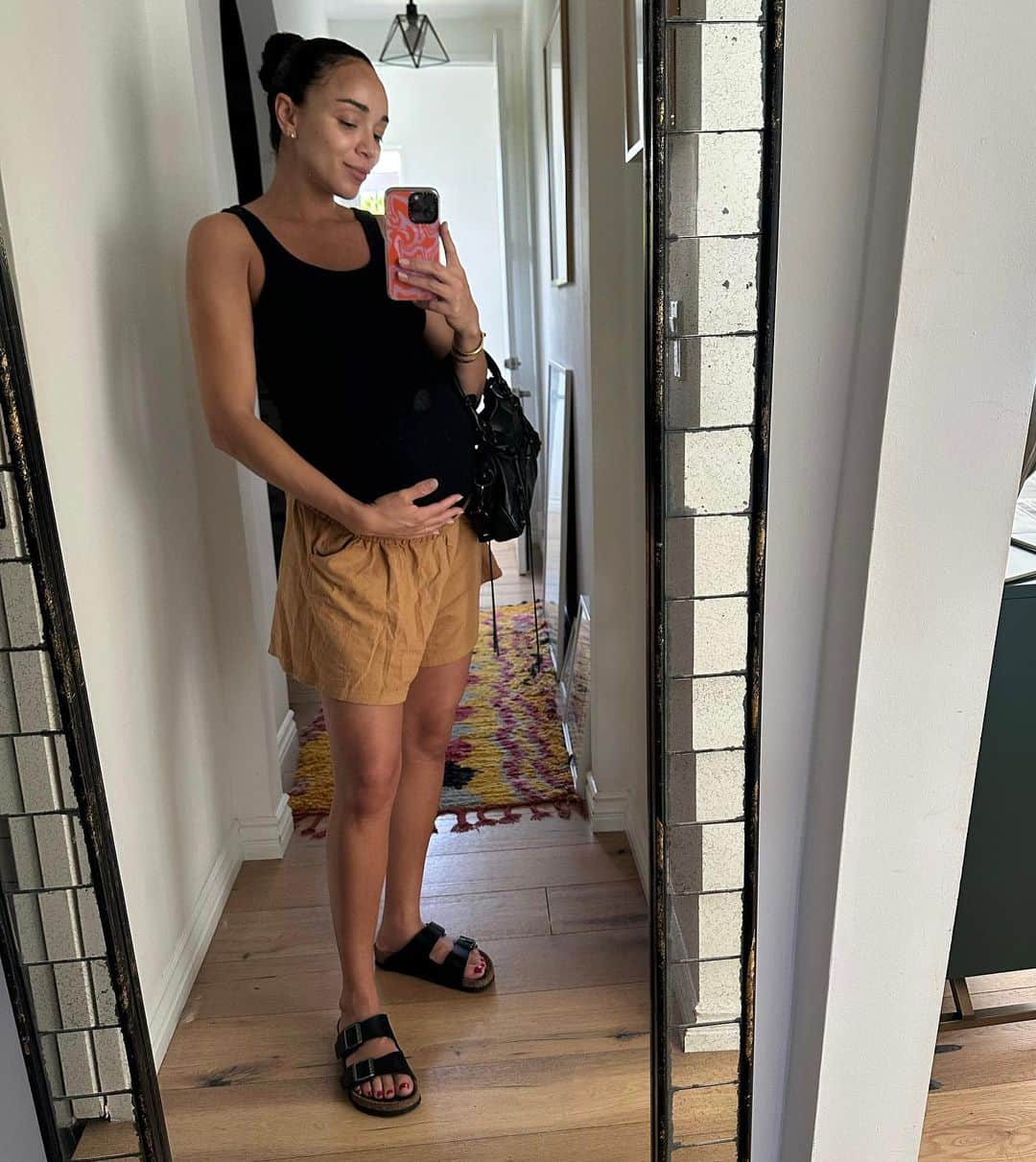 アシュリー・マデクウェさんのインスタグラム写真 - (アシュリー・マデクウェInstagram)「I caved and bought a maternity romper but the Amazon tanks & stretchy dresses are still my maternity MVPs… And can we talk about nesting??! I knew I’d want to nest but I had no idea I’d have the insane urge to repaint the ENTIRE interior of my house without professional help 🤪 I don’t know how or why my husband agreed to it but it might be the most romantic thing he’s done. The paper is up and we’re finally done now.  #pregnancy」7月20日 2時45分 - ashleymadekwe