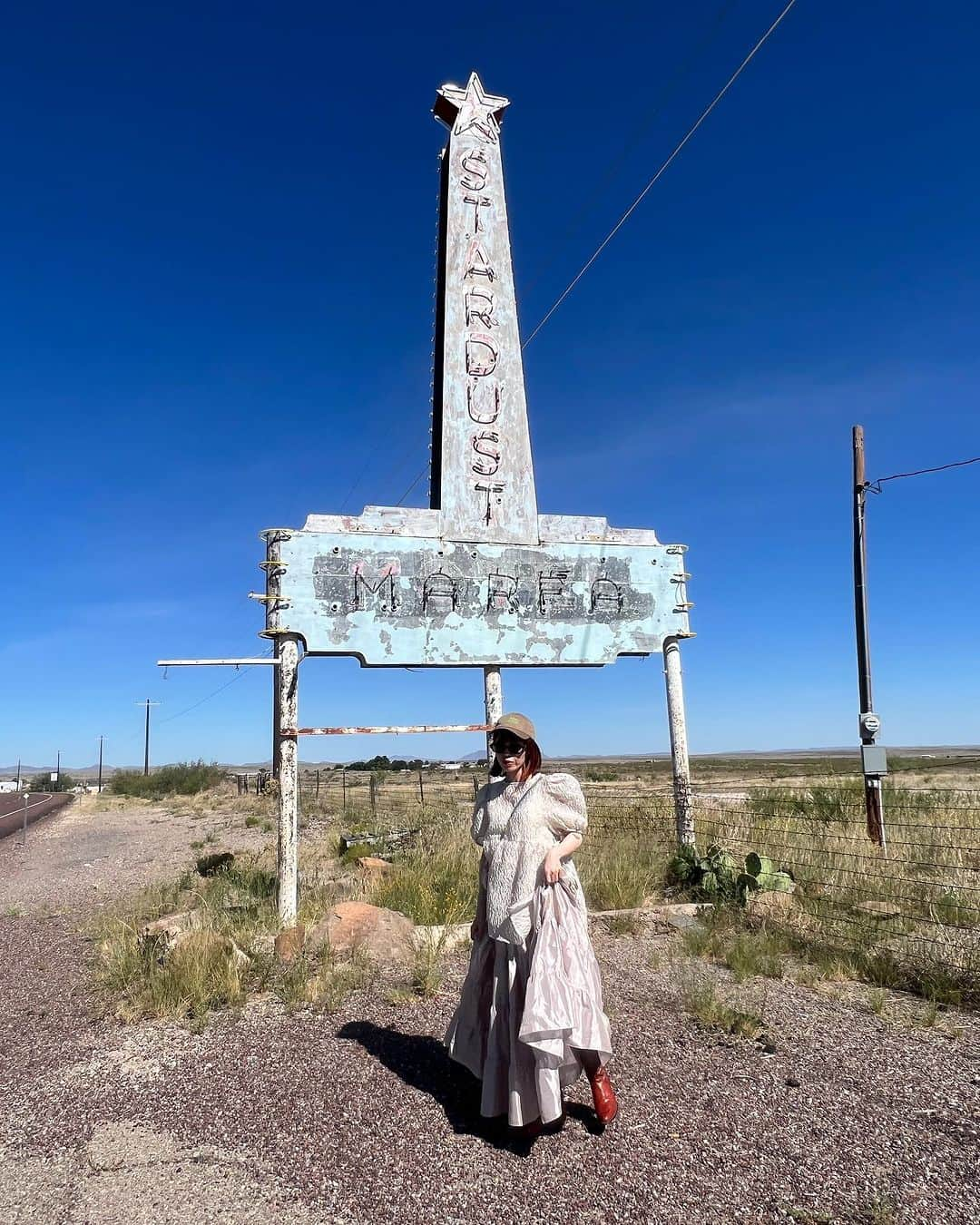 瀬戸あゆみさんのインスタグラム写真 - (瀬戸あゆみInstagram)「I'm in Marfa,Texas!🤠👢🐎   何年ぶりかな？ LAからの、テキサス州Marfaに来ています。 ハースケすぎてぜんぜんインスタ間に合わない、、、。 でも、また更新しますっ！  #ayumi_journey  #ayumi_outfit  #dearsisterhood」7月20日 2時48分 - setoayumi