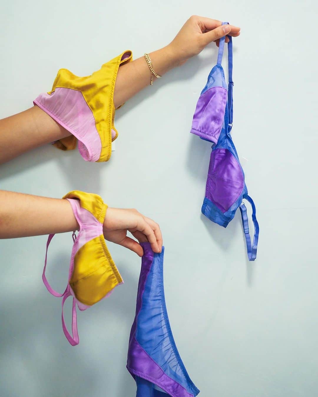 Araksのインスタグラム：「Beatrice bralette and Aaron panty on display  photo @kathrynhuang_」