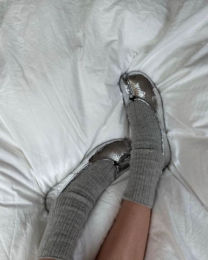 Fashion Weekさんのインスタグラム写真 - (Fashion WeekInstagram)「Flats-committee reporting for duty! Flats have been making a comeback this year and the girls are eating it up. From  #Chanel to #Alaia, enjoy our roundup of designer flats.」7月20日 3時05分 - fashionweek