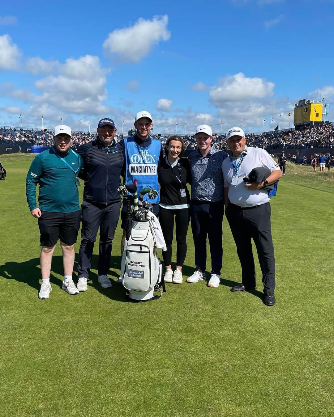 ロバート・マッキンタイアのインスタグラム：「MacIntyre clan ready for battle @theopen 💪🏻🏴󠁧󠁢󠁳󠁣󠁴󠁿」