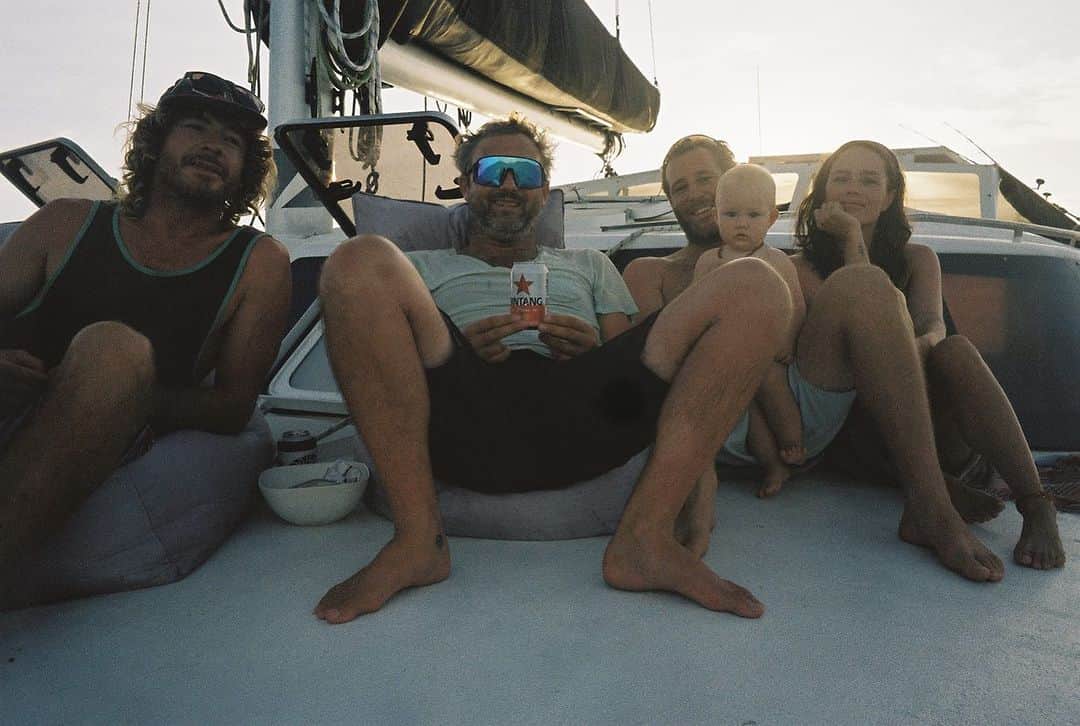 Jessicaさんのインスタグラム写真 - (JessicaInstagram)「Moments on film in the Mentawai with some good people   #mentawai #film #adventure #family #friends」7月20日 4時03分 - jessleebuchanan