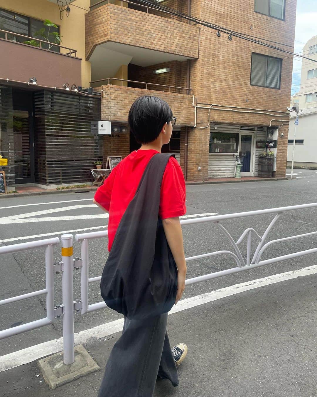 真雪さんのインスタグラム写真 - (真雪Instagram)「お皿です、お皿 恵比寿南散歩してたらあった！👶 歩くの暑いけどたのしいいい」7月19日 19時27分 - fujitamayuki__
