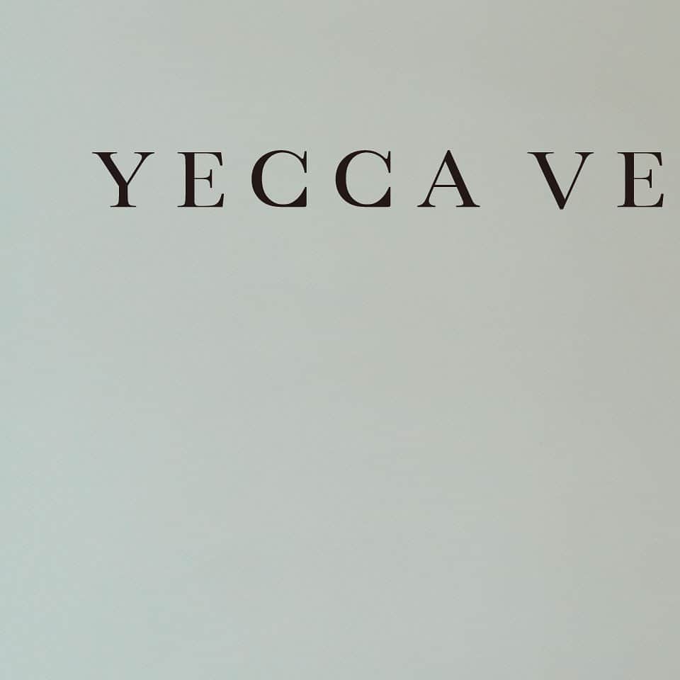 イェッカヴェッカのインスタグラム：「YECCA VECCA 2023 Autumn  --- Sensual Classic ---  英国調をイメージさせるクラシカルなアイテムに 女性らしさを引き立たせる素材感をMIX。 センシュアルなトレンド要素を加えた 都会的なオータムスタイルをお届けします。  -----------------------  #yeccavecca #イェッカヴェッカ #stripeclub #fashion #ファッション #2023autumn #2023aw」