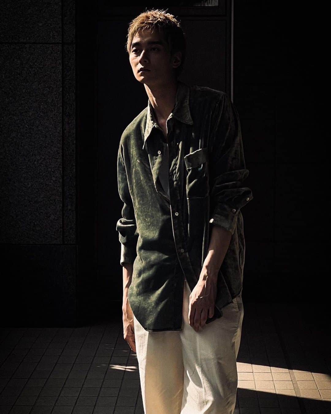 柳俊太郎さんのインスタグラム写真 - (柳俊太郎Instagram)「撮影のオフショット  #栁俊太郎 #shuntaroyanagi」7月19日 19時35分 - shuntaroyanagi