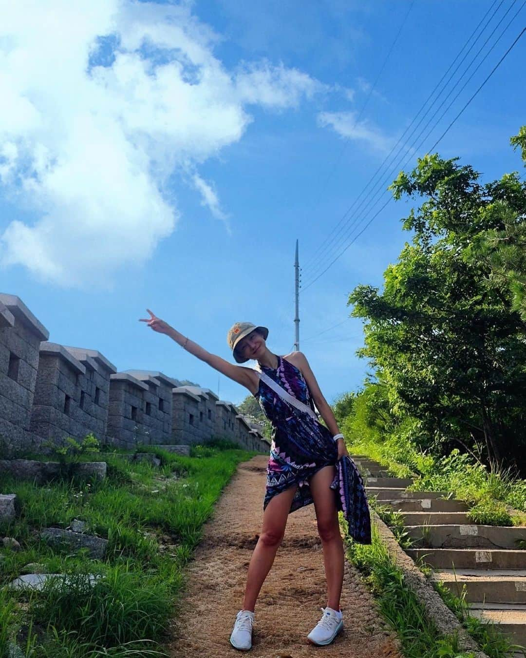 シン・ソユルのインスタグラム：「⛰️」