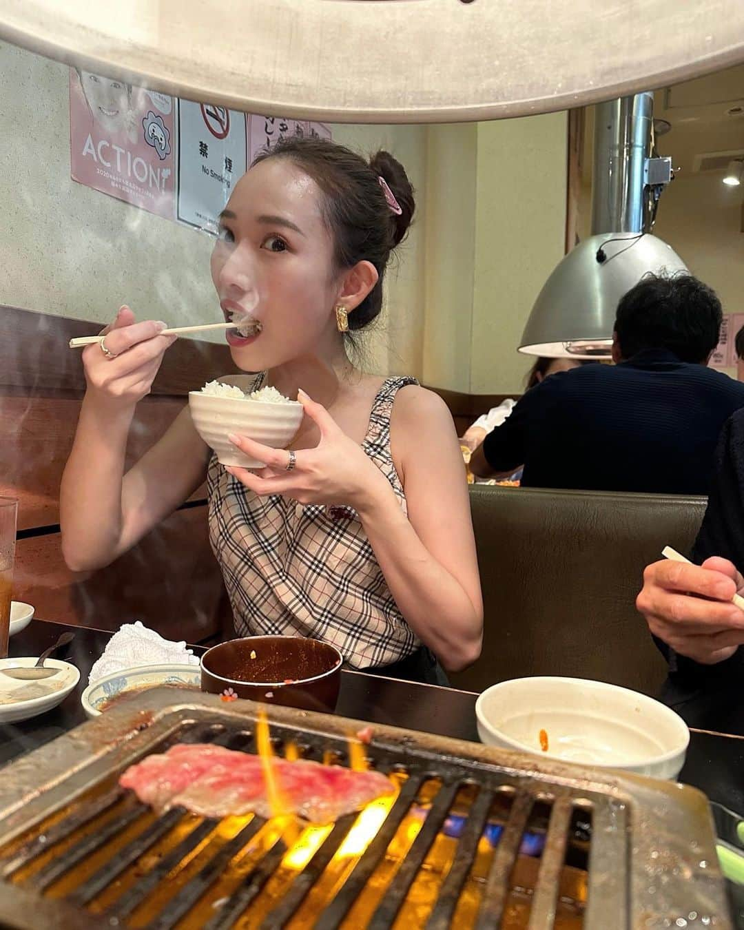 大野莉昂さんのインスタグラム写真 - (大野莉昂Instagram)「kumamoto💟 15時間寝て焼肉だけ食べに行った日のコーデ. 背景の〝酒〟今気づいた  #gupr #gu_for_all #タックワイドパンツ」7月19日 19時45分 - bbbbrikopanda