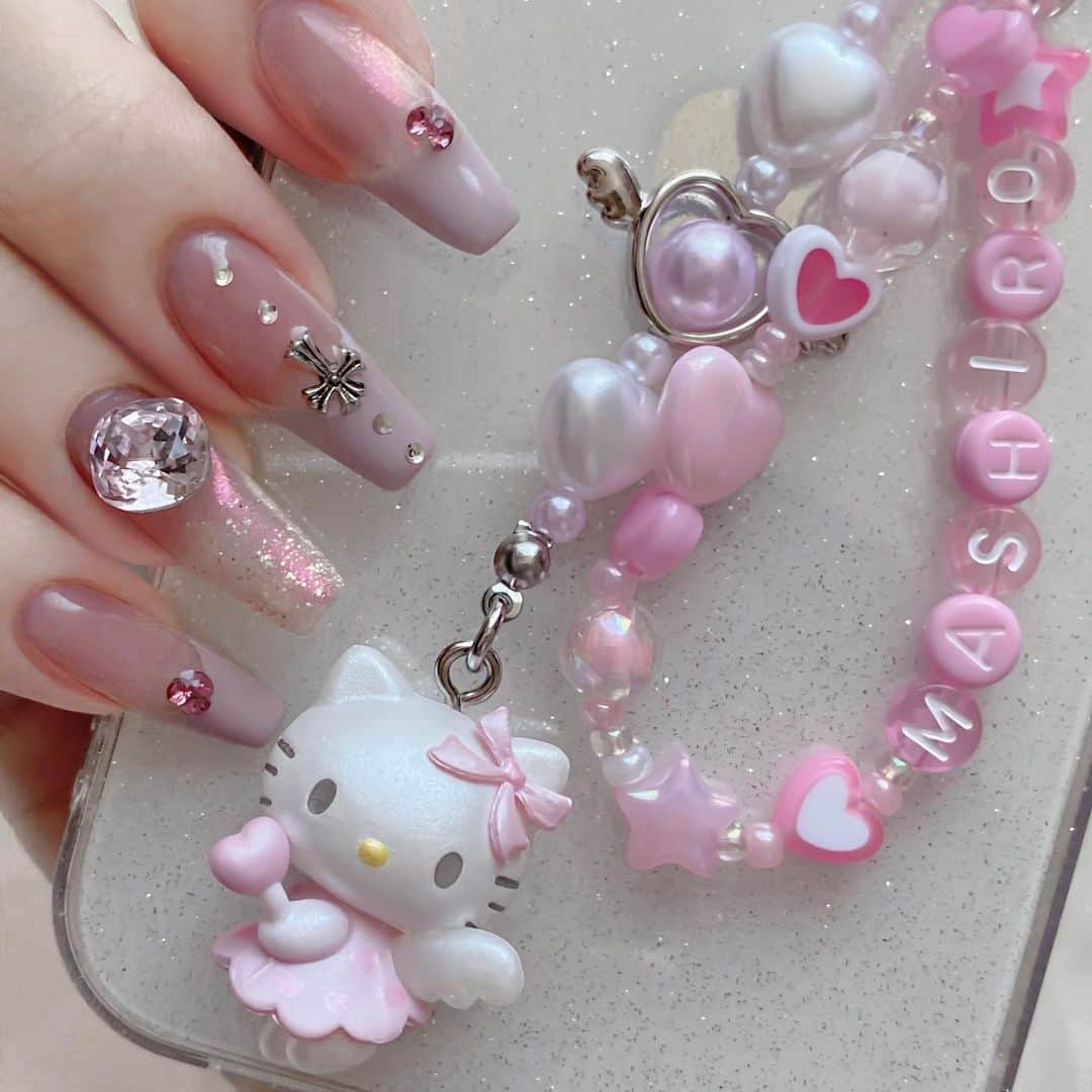 ayaさんのインスタグラム写真 - (ayaInstagram)「🩶🩰🐩⛓️  7月ネイル🫙🤍 🤍@nail__yu.ki 🤍  ネイルに合わせて スマホケースも変えた💡  ビーズキーホルダー はじめて作ってみたけど センス無しで絶望シタ ^_^  でもネイルがかわいいので 補ってくれてる🎀  #nail #nailart #봄네일#봄네일아트 #네일 #네일스타그램 #넬스타그램#화려한네일 #스와로브스키네일 #ネイル #ネイルデザイン #ネイルアート #ネイルアートデザイン #ねいる #ねいるあーと #ビジューネイル #韓国ネイル #ワンホンネイル #美甲 #渋谷ネイルサロン #原宿ネイルサロン #フレンチネイル #トレンドネイル #ジェルネイルデザイン #グラデネイル #グリッターネイル #ピンクネイル #フレンチネイル #ビーズストラップ #ビーズキーホルダー」7月19日 19時46分 - xxayapink