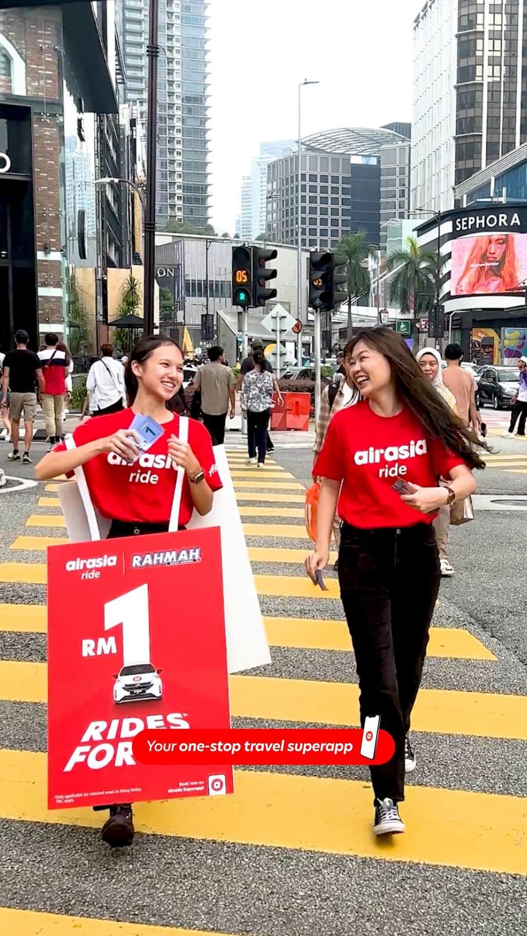 エアアジアのインスタグラム：「RM1 for you, RM1 for me, RM1 for EVERYONE! 🫵🙌🏻🚘  Book a ride with us every weekday from 12PM and spend as LOW as RM1* with airasia ride ✨😎  *ONLY in 5 selected hotspots, namely Putrajaya & Cyberjaya, Bukit Bintang, Bandar Sunway, Bangsar South, and Mont Kiara.  #RM1ride #airasiasuperapp #onestoptravelsuperapp #airasiaride」