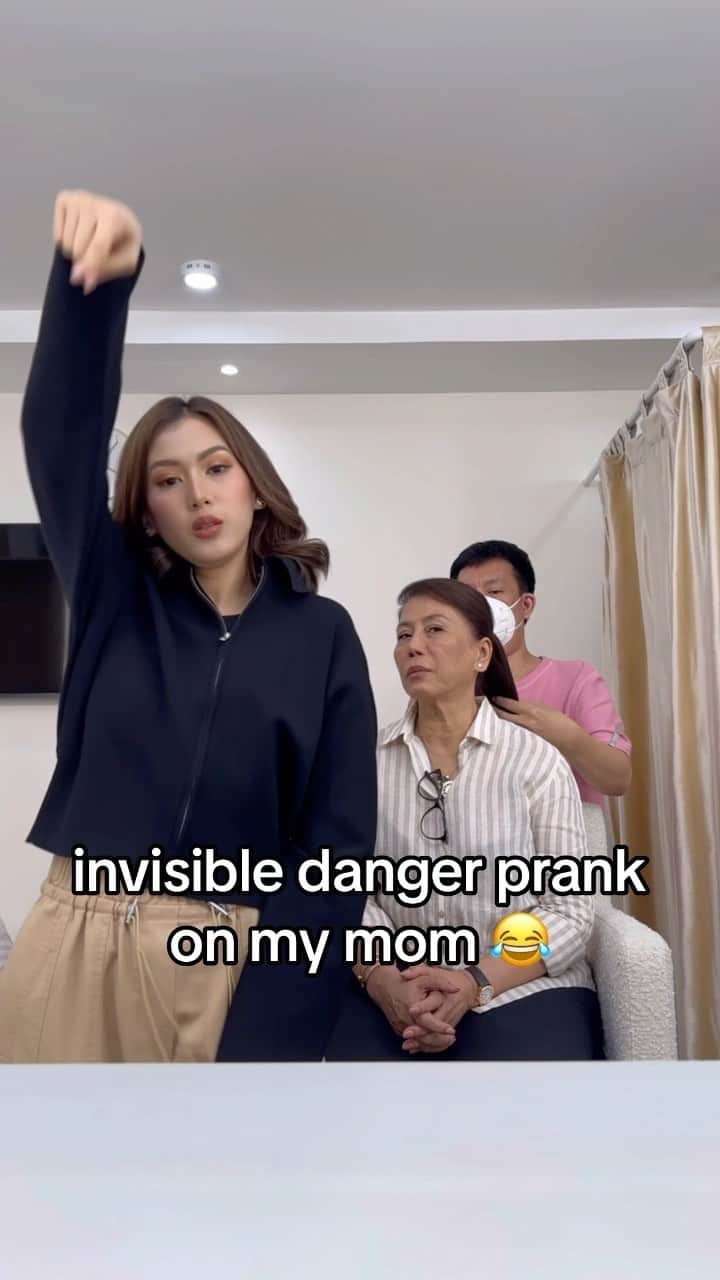 Alex Gonzagaのインスタグラム：「Nagiging delikado buhay pag pinaprank ang @mommypinty 😂😂😂」