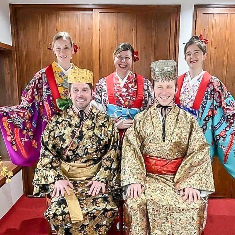 Be.okinawaさんのインスタグラム写真 - (Be.okinawaInstagram)「Go sightseeing in Naha while dressed in traditional Okinawan attire!👘   Traditional Okinawan attire is commonly referred to as Ryuso, or Uchina-sugai in the Okinawan language. This clothing style was developed during the Ryukyu Kingdom era.   Try on the vibrant Uchina-sugai at Kimono Studio HANAHANA and even wear them while visiting nearby attractions to take pictures📸  #japan #okinawa #visitokinawa #okinawajapan #discoverjapan #japantravel #okinawaculture #okinawatradition #okinawaattire #uchinasugai #naha #okinawaumibudo #shurijo」7月19日 20時00分 - visitokinawajapan