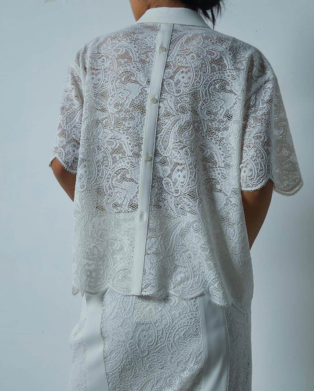 ルシェルブルーさんのインスタグラム写真 - (ルシェルブルーInstagram)「New Arrival >>>IN STORE NOW . . ☑︎ Paisley Lace Shirt ¥23,000+tax (Color: Black, White)  ☑︎ Paisley Lace Skirt ¥26,000+tax (Color: Black, White)  #lecielbleu #ルシェルブルー　#aw23 #fashion  #styling #paisley #lace #shirt #skirt #setup」7月19日 20時00分 - lecielbleu_official