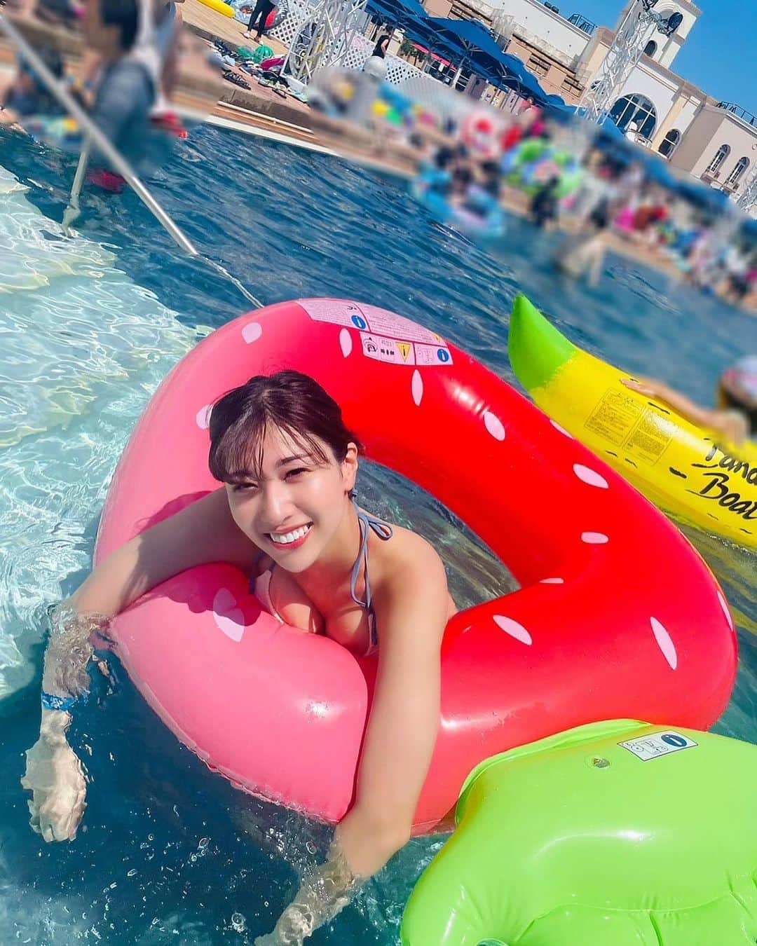 のインスタグラム：「🐳🩷🍓 プール派」