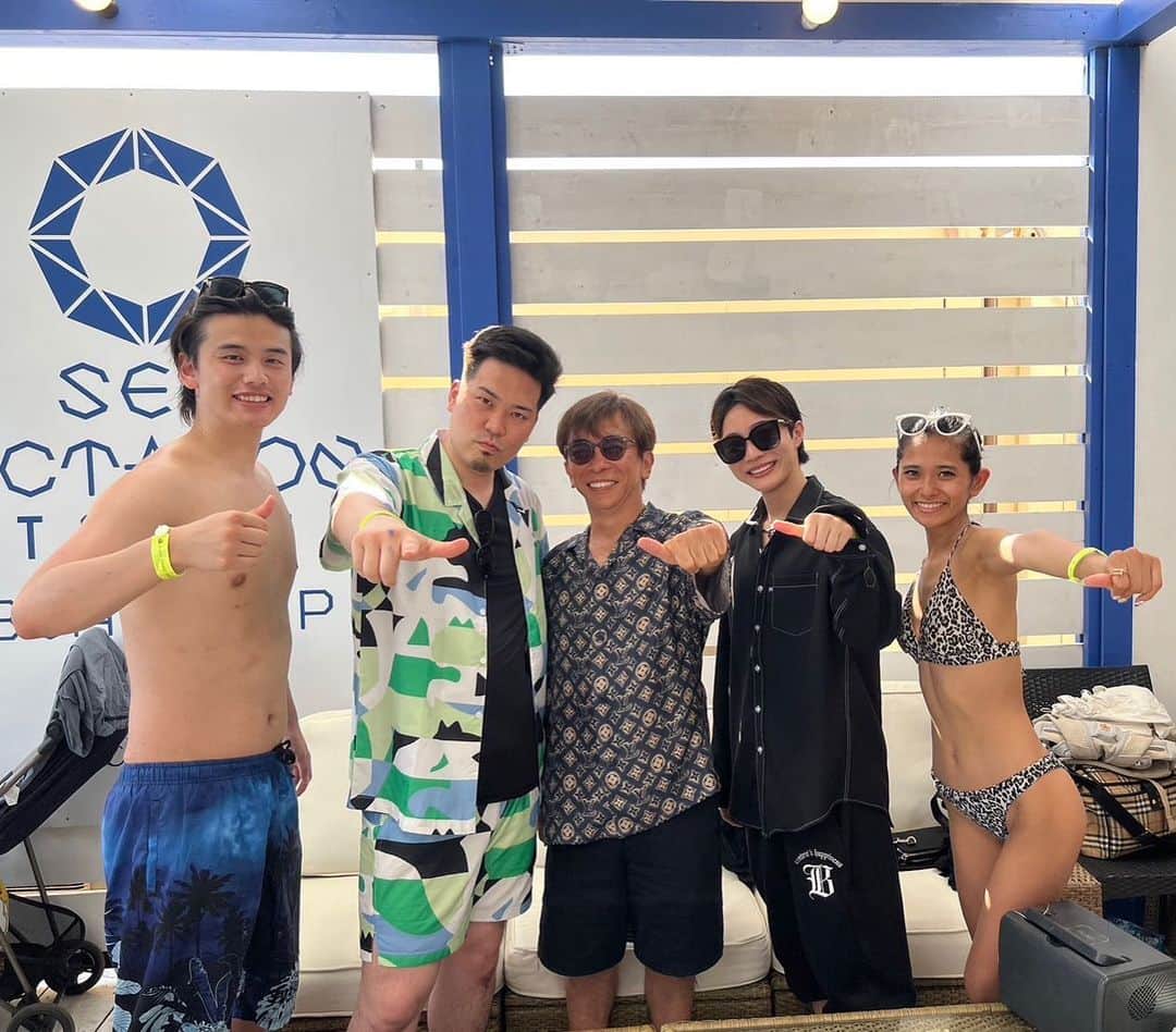 車谷セナのインスタグラム：「Avex beachに協賛させていただいて松浦会長はじめ素晴らしい方々とご縁をいただき、また成長できました。  全ての出会いに感謝です。  @avexbeach_paradise   #abexbeachparadice #avexbeach #由比ヶ浜 #海 #シャントリボディ #telesa」