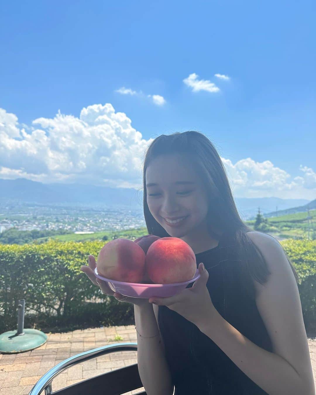 田鍋梨々花のインスタグラム：「・ 🍑🍑🍑」