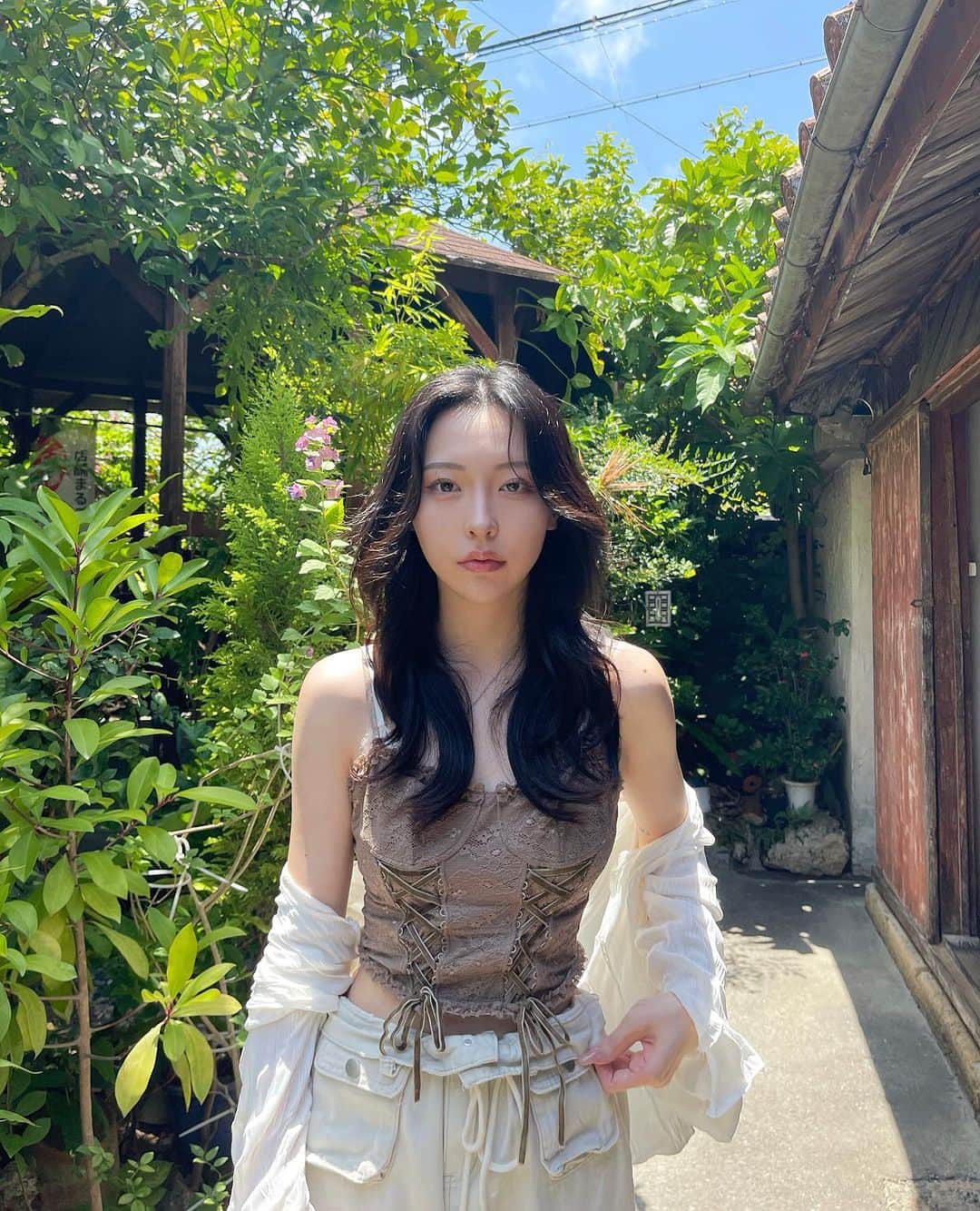 空喰うなるのインスタグラム：「🌞🌺🌴」
