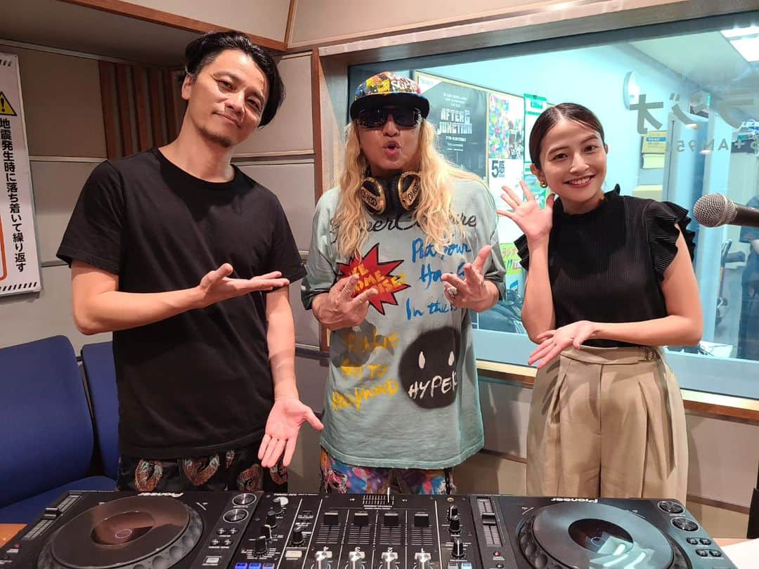 DJ KOOさんのインスタグラム写真 - (DJ KOOInstagram)「TBS AFTER 6 JUNCTION LIVE & DIRECT   KREVA with DJ KOO   なんと会って話すのは初めて！！ (宇多丸さんお休みのお陰でw会えました)  彼のカッコ良さ、音楽はずっと見て来たから、目の前でDJするのは新鮮でめちゃ楽しかったです！！  そして何より僕がDJプレイで意識してる細かい部分までしっかり見て解説してくれたのはホント嬉しかったDO DANCE！！  今回はKODA KUMIX をお届けしました また来月よろしくお願いします   #アトロク  #utamaru  #KREVA  #日比麻音子  #倖田來未  #DJKOO」7月19日 20時23分 - dj_koo1019