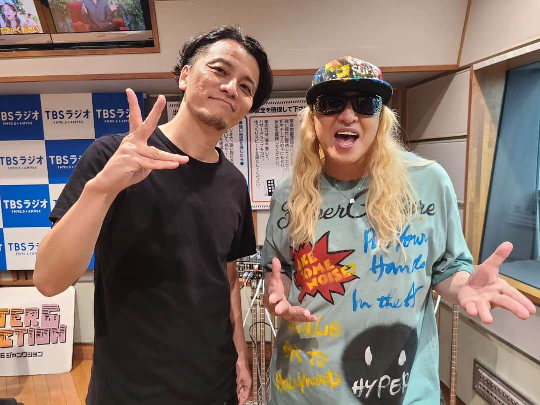 DJ KOOさんのインスタグラム写真 - (DJ KOOInstagram)「TBS AFTER 6 JUNCTION LIVE & DIRECT   KREVA with DJ KOO   なんと会って話すのは初めて！！ (宇多丸さんお休みのお陰でw会えました)  彼のカッコ良さ、音楽はずっと見て来たから、目の前でDJするのは新鮮でめちゃ楽しかったです！！  そして何より僕がDJプレイで意識してる細かい部分までしっかり見て解説してくれたのはホント嬉しかったDO DANCE！！  今回はKODA KUMIX をお届けしました また来月よろしくお願いします   #アトロク  #utamaru  #KREVA  #日比麻音子  #倖田來未  #DJKOO」7月19日 20時23分 - dj_koo1019