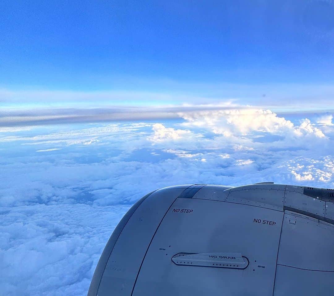 JILLのインスタグラム：「さて、grandma旅も終わり NEXTは 週末の仙台、函館ツアーです。  各地、大雨が続き、連日の猛暑。  被害に遭われた方々には 心からお見舞いを申し上げます。  今週末、再び晴れやかな笑顔に 会えますように🙏  7月22日-仙台rensaホール 7月23日_函館金森ホール —————————————- PERSONZ「I AM THE BEST TOUR」 6月18日_高知県立県民文化ホール グリーンホール 6月24日_札幌CUBE GARDEN 7月02日_ヒューリックホール東京 7月22日-仙台rensaホール 7月23日_函館金森ホール 8月04日_名古屋ダイアモンドホール 8月05日_大阪クラブクワトロ 8月11日_新潟LOTS 8月12日_高崎芸術劇場スタジオシアター 8月26日_福岡電気みらいホール —————————————-  #jillpersonz  #personz  #youtubepersonzチャンネル #note  #jillpersonz  #エアプレ #JILLプレ #ラジオ高崎 #三味線jill屋」