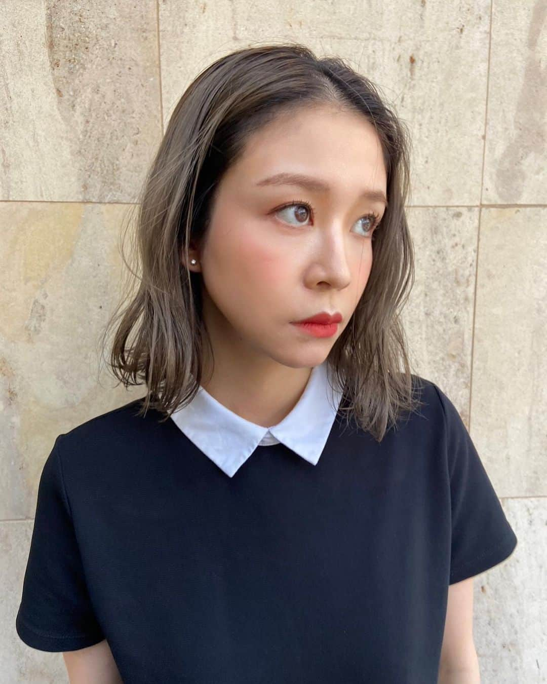 帆春さんのインスタグラム写真 - (帆春Instagram)「. 夏のしっかりメイク💄  #hair #new #haircolor #hairstyle #haircut  #カラー #東京 #美容室 #原宿 #表参道 #青山 #mey #tokyo #makeup #motd #夏メイク #ボブ #切りっぱなしボブ #ハイトーンボブ  珍しく盛れてる✨！ @shogo.mey さんありがとう！  リールも更新したよ！」7月19日 20時34分 - hoharu_oyama