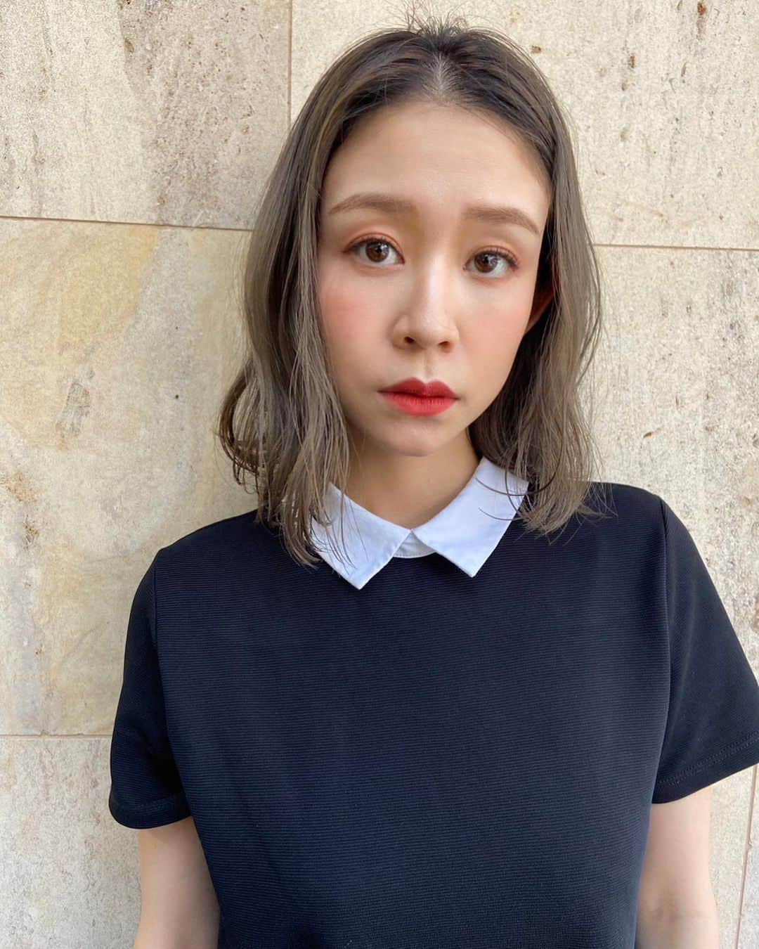 帆春さんのインスタグラム写真 - (帆春Instagram)「. 夏のしっかりメイク💄  #hair #new #haircolor #hairstyle #haircut  #カラー #東京 #美容室 #原宿 #表参道 #青山 #mey #tokyo #makeup #motd #夏メイク #ボブ #切りっぱなしボブ #ハイトーンボブ  珍しく盛れてる✨！ @shogo.mey さんありがとう！  リールも更新したよ！」7月19日 20時34分 - hoharu_oyama