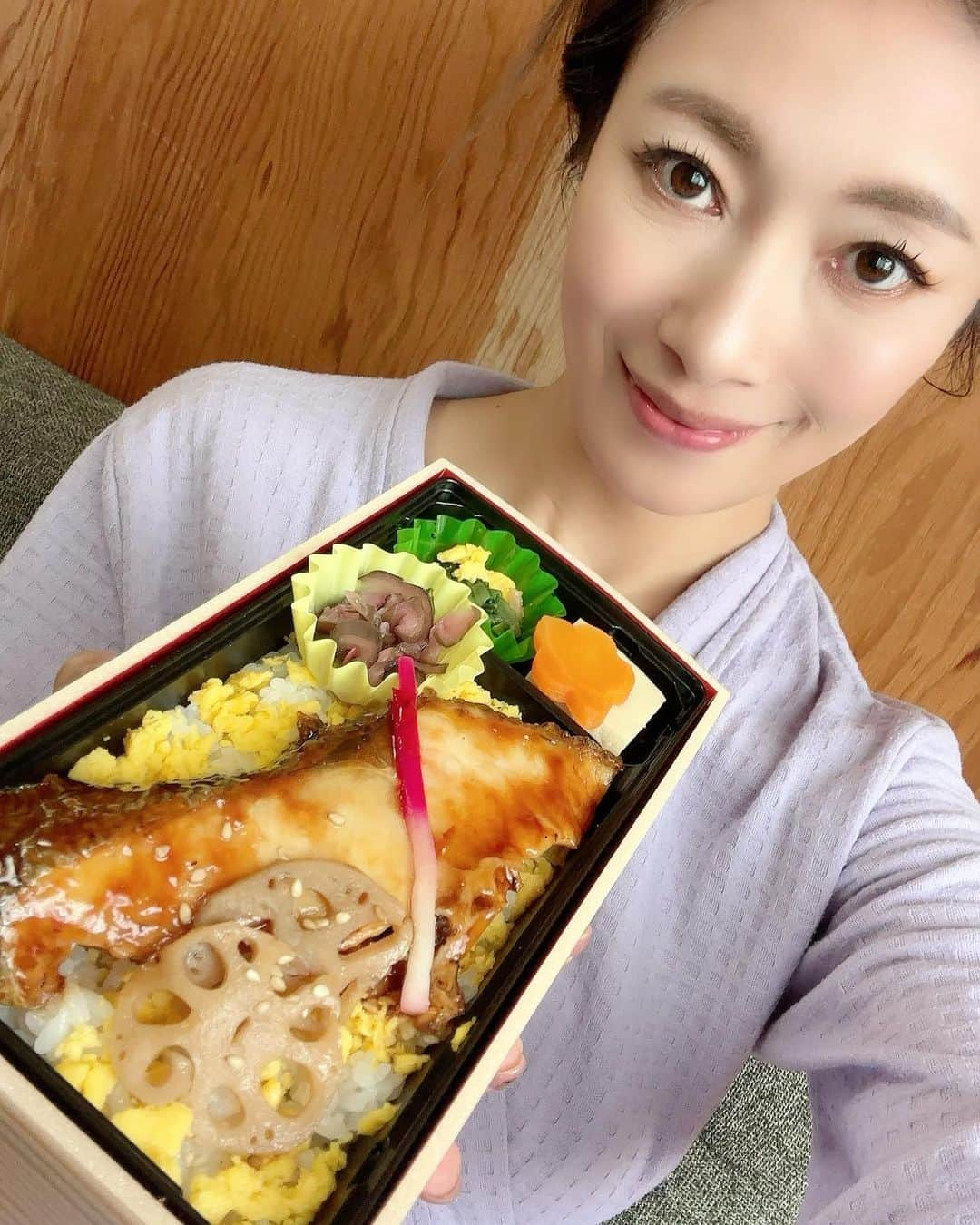 小早川怜子さんのインスタグラム写真 - (小早川怜子Instagram)「銀ひらす弁当、ご馳走様でした🐟  #AV女優 #現場のお弁当 #小早川怜子 #カプセルエージェンシー」7月19日 20時37分 - reiko.kobayakawa