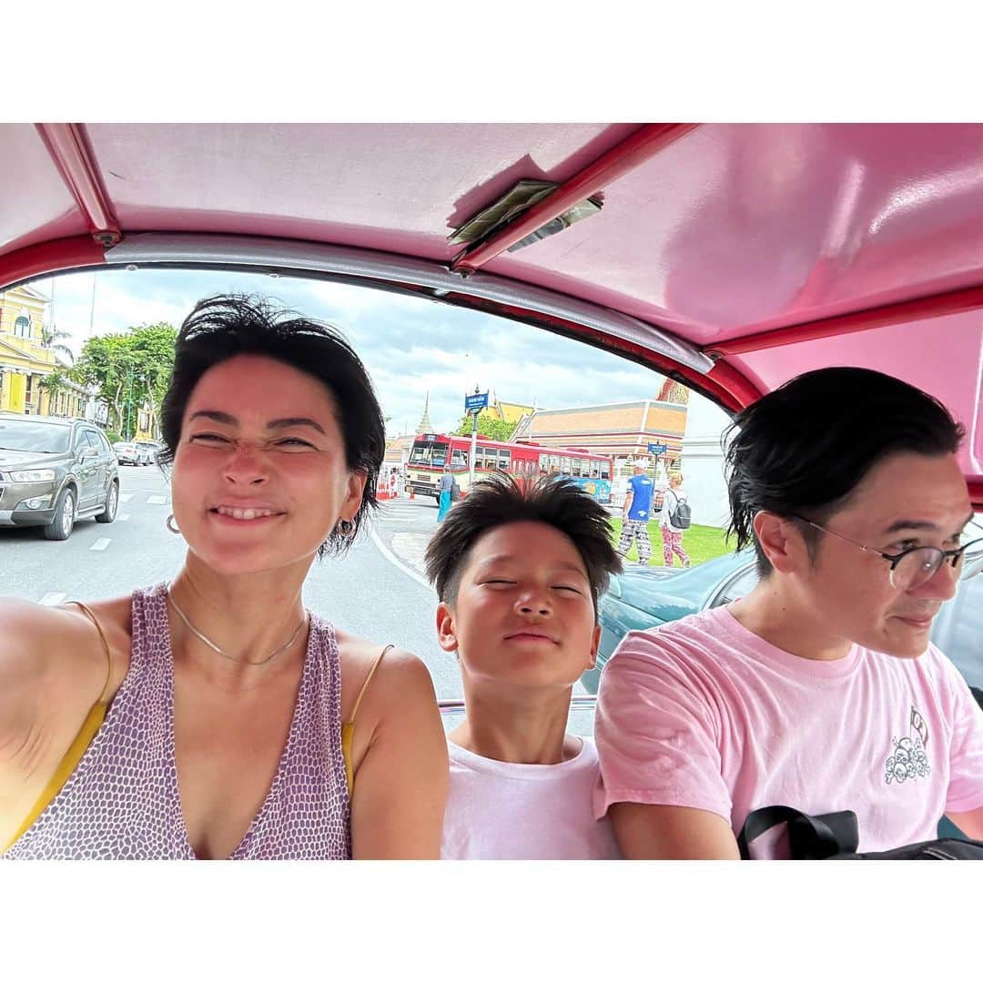 桃生亜希子のインスタグラム：「Bangkokぷらぷら。 　　 　#街角シリーズだよ」