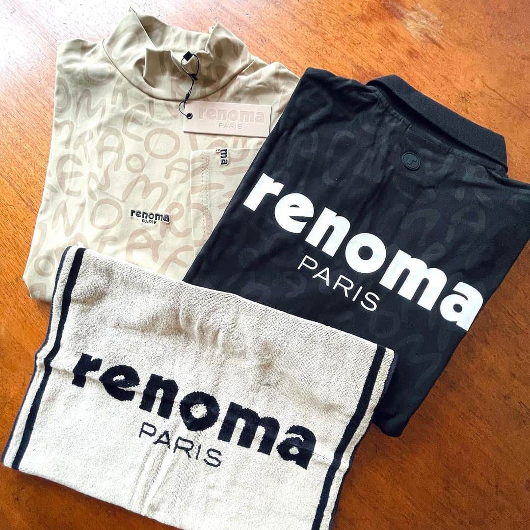 azumiのインスタグラム：「そしてこちらもNEW🖤 @takashikumagai_official さんがディレクターの @renoma_golf_jp  ポロシャツとモックネック＆タオル！ オーバーサイズが今っぽく、ゴルフ場であまり見かけない配色と柄がクール👍 #lpfg のキャディバッグやラウンドバックとバッチリ合いそうで、嬉しい〜😆  水分補給ちゃんとして今月と来月のラウンド頑張ろー🏌️‍♀️練習しなきゃ…  #renomagolf #golf #golfwear #ゴルフ #ゴルフウェア #ゴルフ女子」