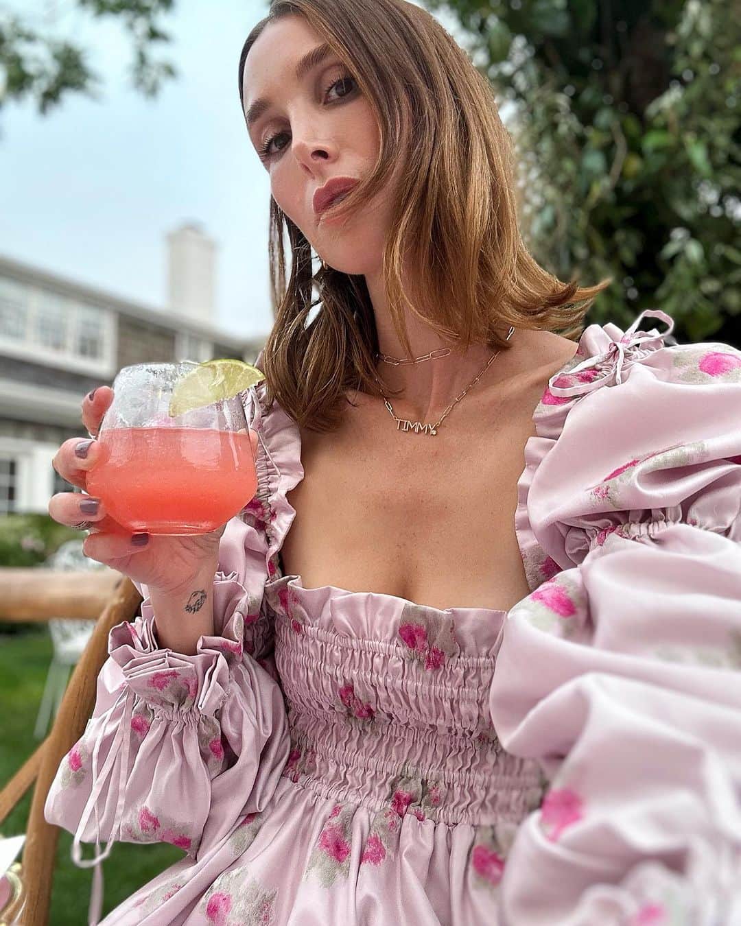 ホイットニー・ポートのインスタグラム：「🌸It’s giving Whitney… 🌸@whitbrownsx @loveisland  Celebrating 10 years of the gorgeous brand @loveshackfancy with the hostess of all hostesses @becknyc. So happy I was able to be here to celebrate with you!!!! Can’t lie… had anticipation anxiety leading up to it but I didn’t lean into it, just got ready (invested in a bouncy blowout from @jackietaylor.hairevents ), told myself to walk in with curiosity, on a mission for a 🍉 Paloma, and had Timmy take me. Loved 99% of the evening. Only a few awkward moments of taking selfies to pass time… How do you relieve anxiety before walking into a major social setting? Asking for a friend…」
