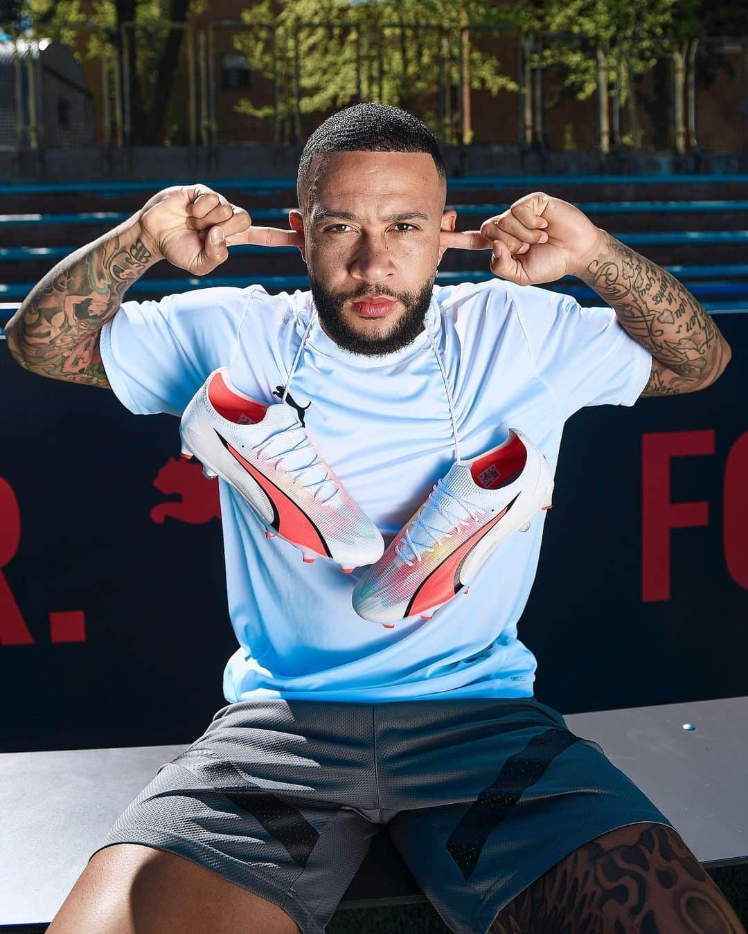 メンフィス・デパイのインスタグラム：「Ready! 🔥 #foreverfaster」