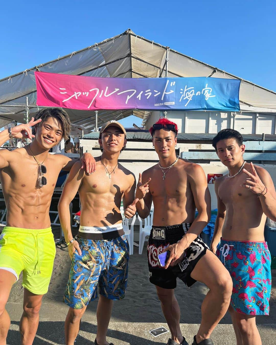 加藤玲大のインスタグラム：「シャッフルアイランドのサウナ試写会からの、海の家のパーティーに行ってきましたンゴ☺️  楽しかったです。  #シャッフルアイランド #シャッフルコラボ」