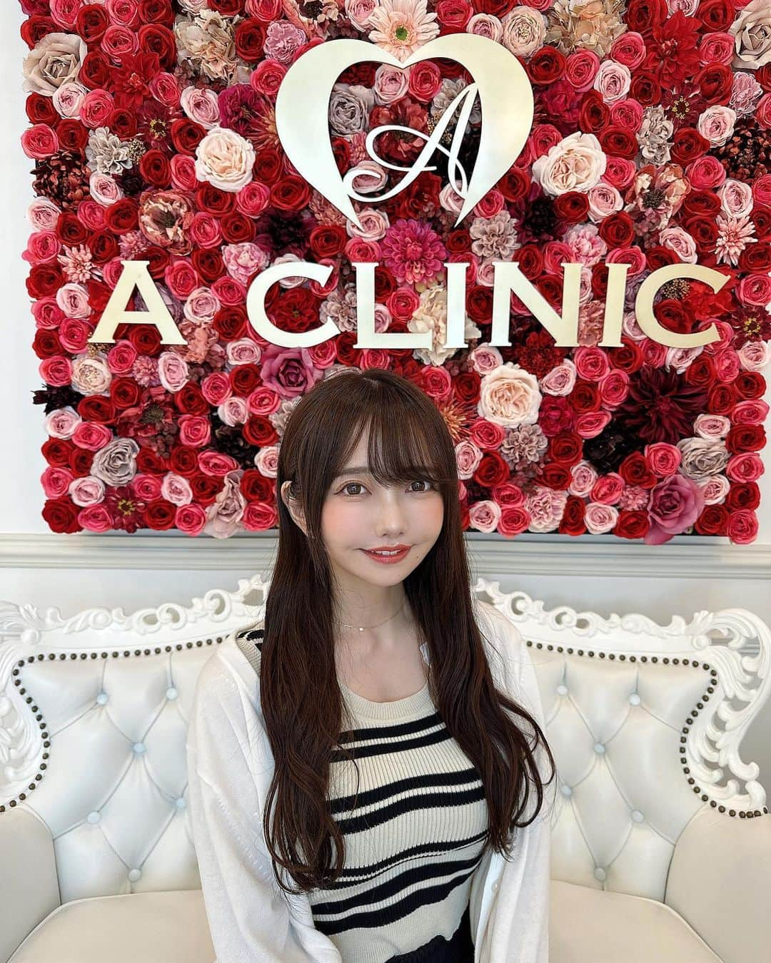 遠藤 玲奈 /endo renaのインスタグラム：「毎日あついね🌞  先日 @a_clinic_dental の @aclinic_seri せり先生の元で、 ホワイトニングしてもらいました🦷 もっと歯に透明度出したいな〜と思っていたのです！ やってみて、歯の透明度が上がった気がする(｡･･｡) 院内がとっても綺麗だったし、担当の方に すごく丁寧に施術してもらい感謝です☺︎ また定期的にホワイトニングしたくなりました🦷 . #aclinic #aクリニック #エークリニック #aclinicデンタル #aclinicdental #デンタルクリニック #審美歯科 #矯正歯科 #ホワイトニング #オフィスホワイトニング #ホームホワイトニング #白い歯 #白い歯になりたい #歯科矯正 #オーラルケア #ラミネートベニア #セラミック矯正 #ワイヤー矯正 #美容好きな人と繋がりたい #歯科医師 #渡邉瀬里」