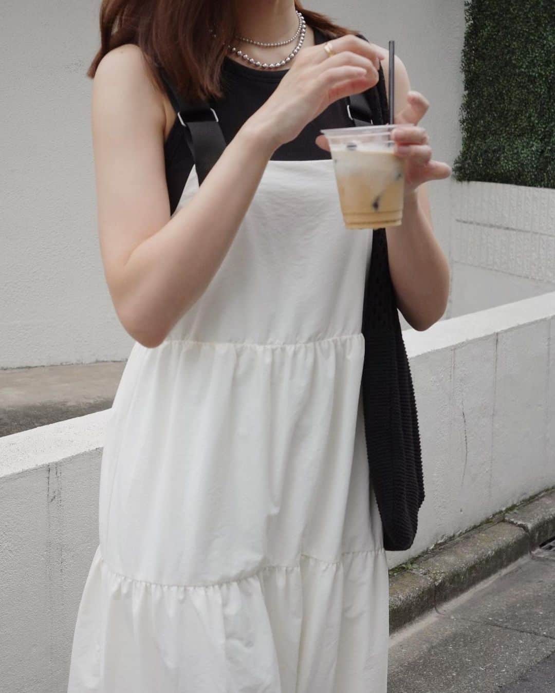 izu（出岡美咲）さんのインスタグラム写真 - (izu（出岡美咲）Instagram)「暑過ぎて... 'コーヒーフロート飲みたい！'の気分で。 お化粧もしたくない でも、心に素直に すこしお出掛けはしたい。 を実行出来た連休最後の日🍦  ひんやり ほろ苦い が心地良い時間やったなぁ。  #dayoff」7月19日 21時06分 - izu_stagram