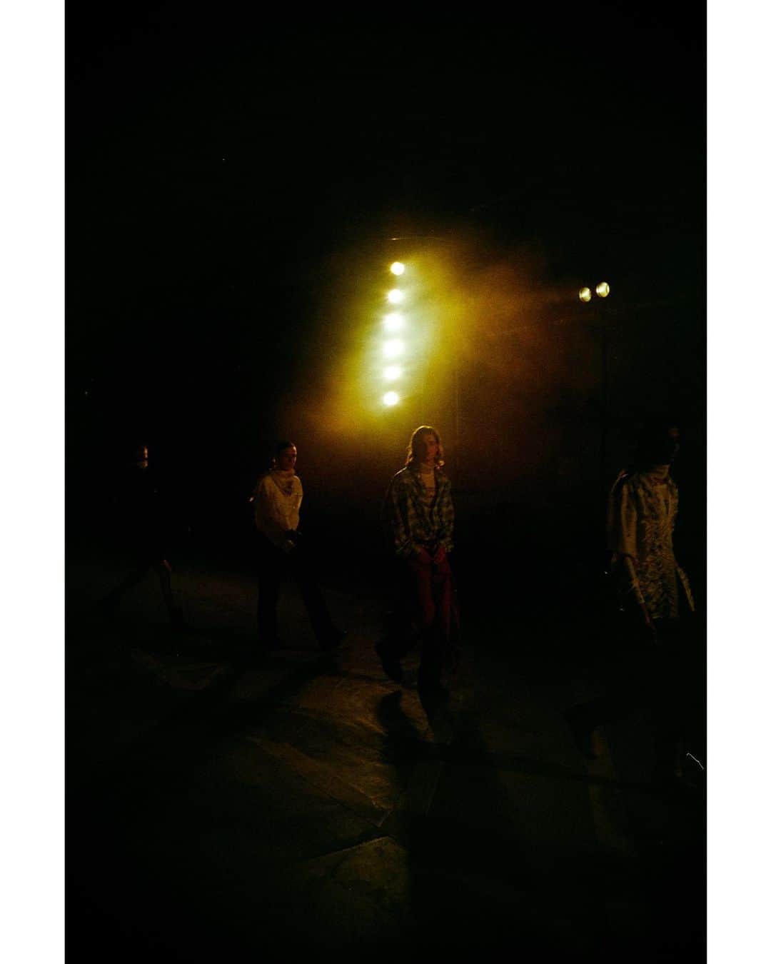 小見山峻さんのインスタグラム写真 - (小見山峻Instagram)「. DAIRIKU 2024SS runway "My Hero" backstage」7月19日 21時10分 - shun_komiyama