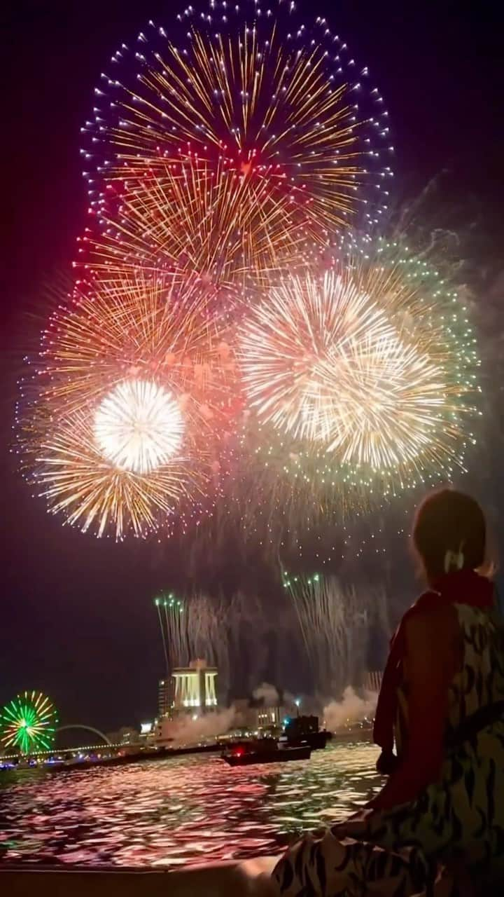 あっすんすんのインスタグラム：「#花火 #港祭り #パワーボート」