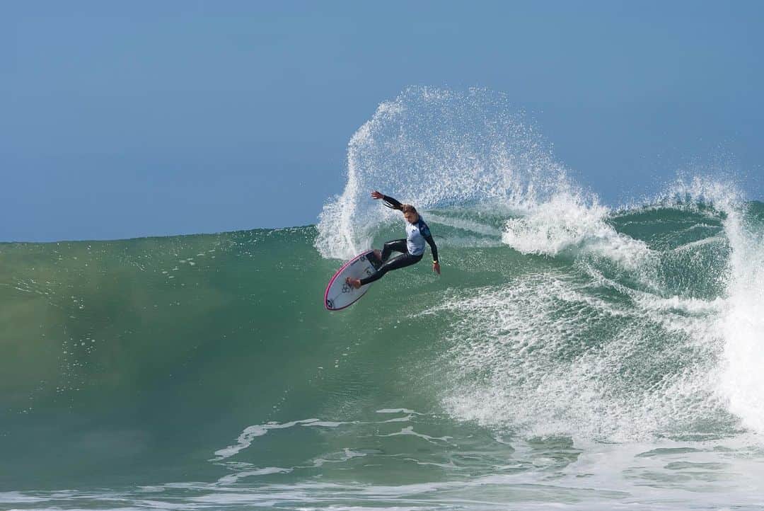 レイキー・ピーターソンのインスタグラム：「Finals up next ⚡️Here we go!!! @wsl #coronaopenjbay」