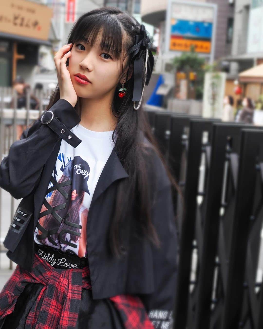 北島澪のインスタグラム：「「ストリートファッション(Street fashion)」💚  ️ japankidsfashionweekでのインスタイベント「マイコーデコンテスト」に参加してます💚  #jkfwマイコーデ #キッズモデル #インスタキッズ #jkfw #japankidsfashionWeek #streetfashion   #ストリートファッション   #ストリートコーデ」
