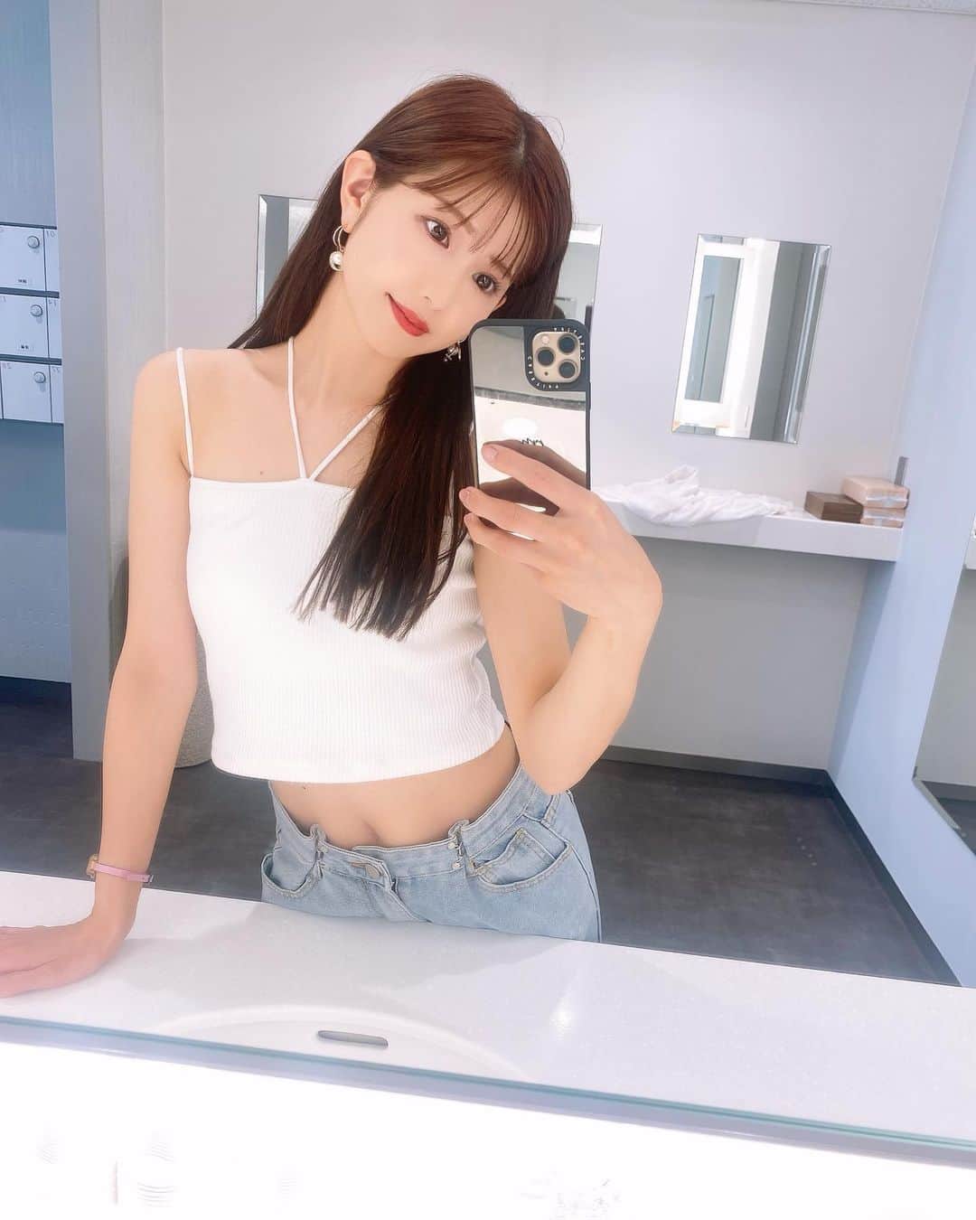 谷川愛梨のインスタグラム：「: 👖selectshop_crank ❤︎ 履き心地抜群で色味も夏らしくて 可愛いお気に入りのパンツ😊🍒 夏はパンツスタイル多くなりがち🙌  MiAmoreさんでボディケア🫧 夏は肌見せが多くなるからしっかりケア🍑 担当して下さっている方が 綺麗なエステティシャンの方で いつもモチベがあがってます♡  #ootd」